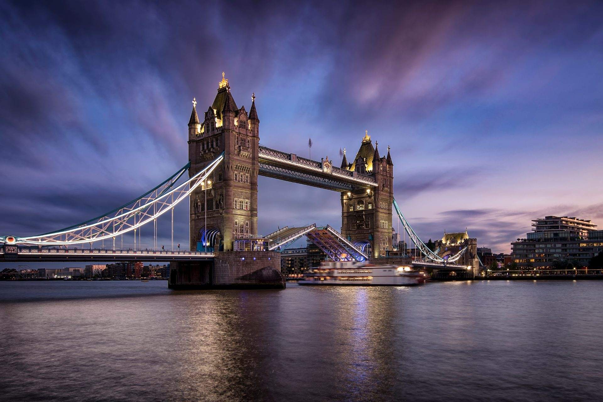 Scenic — London landmark